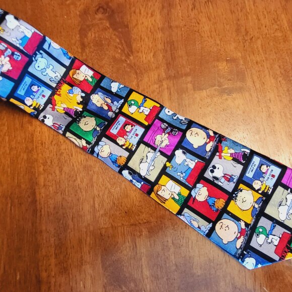 Looney Tunes Mania ~ Vintage Character Themed Necktie ~ Excellent Condition - Picture 2 of 6